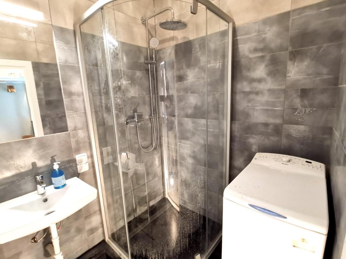 Lacplesa Downtown New 2-Bedroom Apartment Riga Kültér fotó